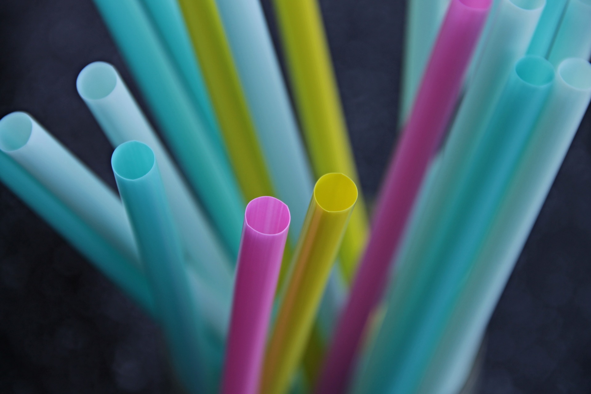 straws-3193715_1920