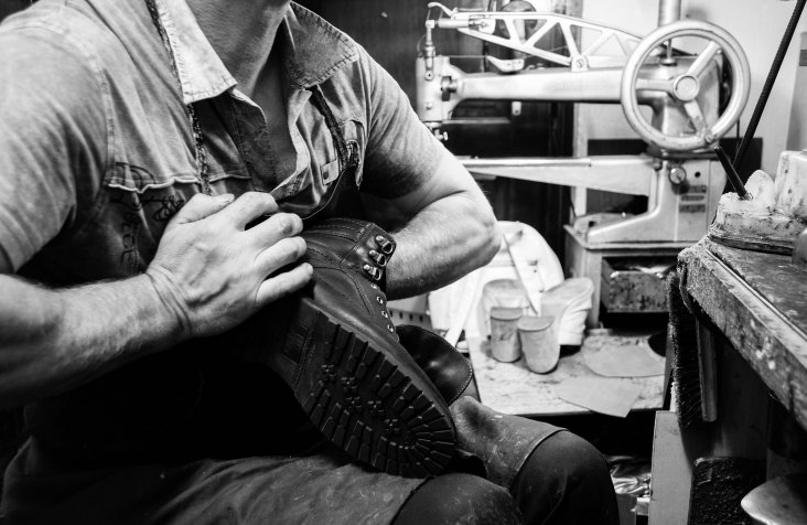 shoe-repair-3544334_1920