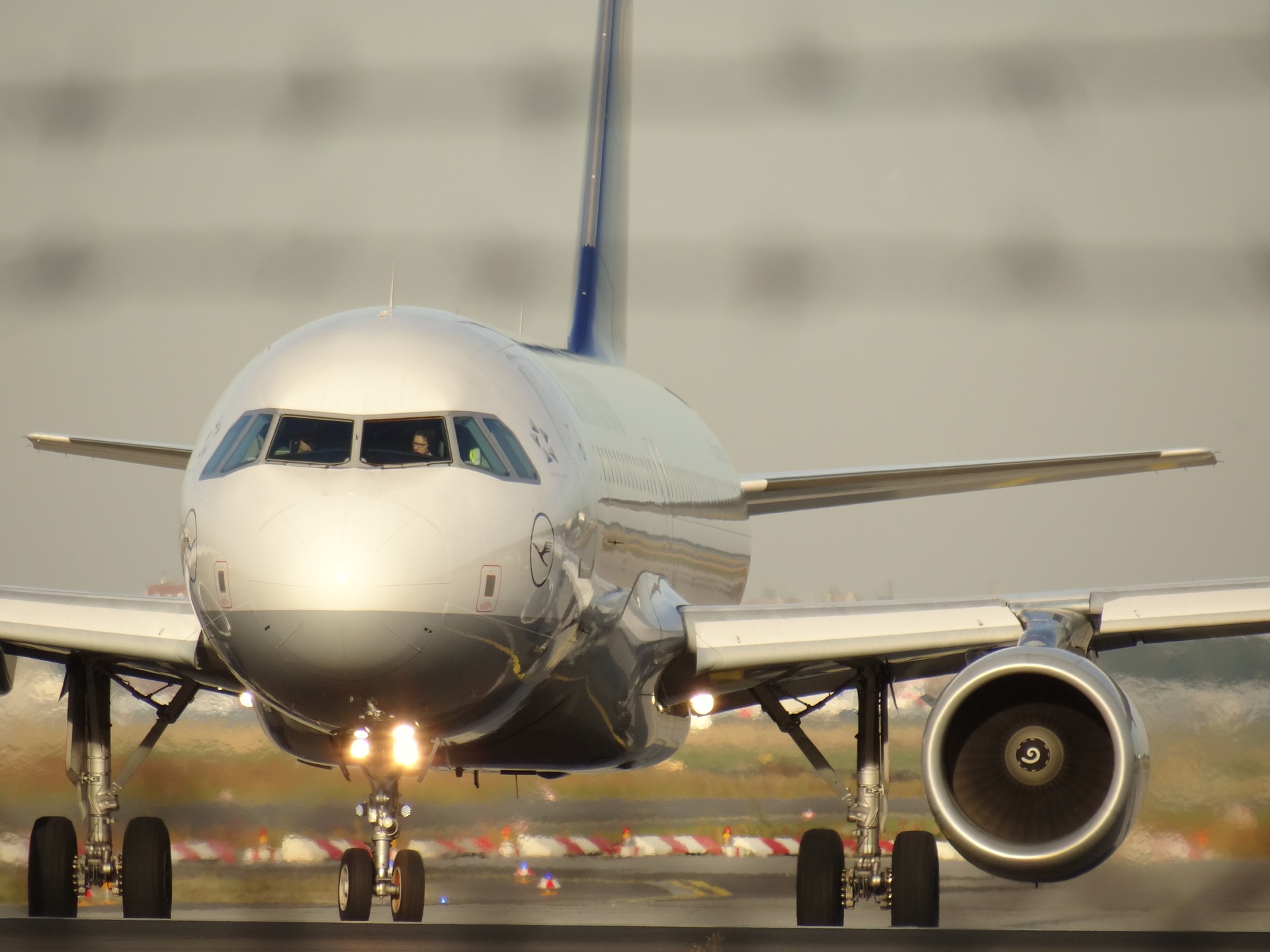 aircraft-1023968_1920