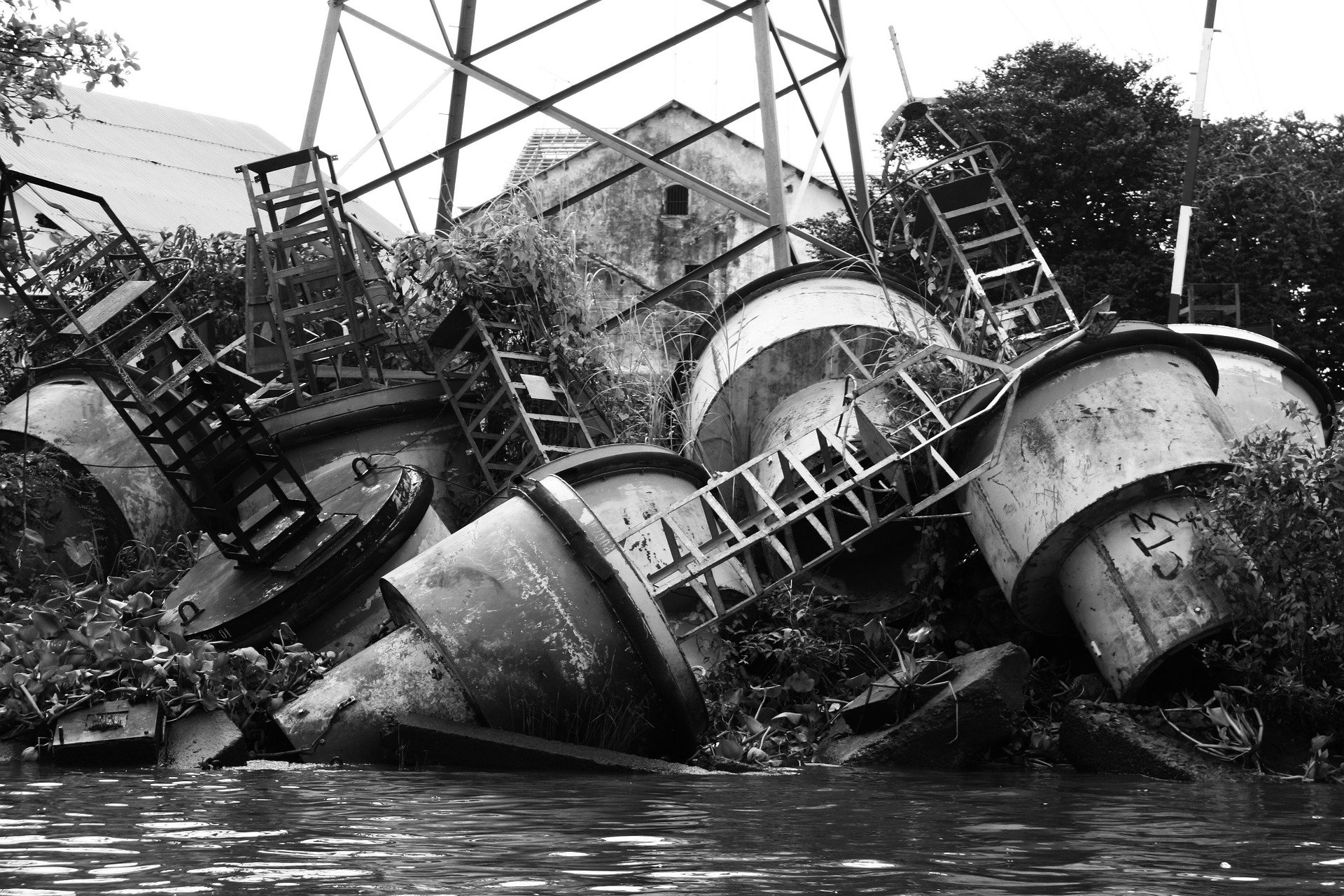 junk-977603_1920