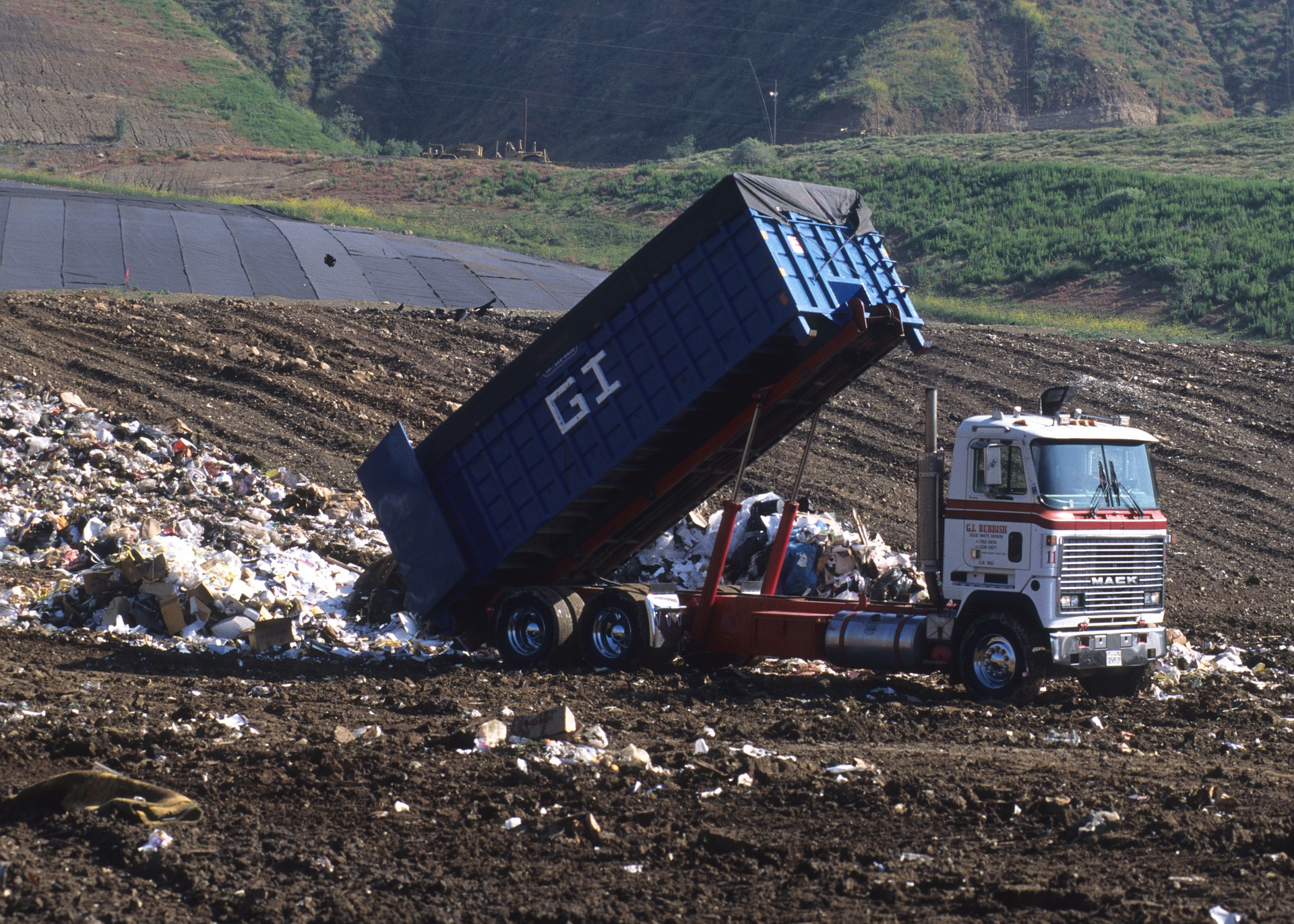 dump-truck-1396587_1920