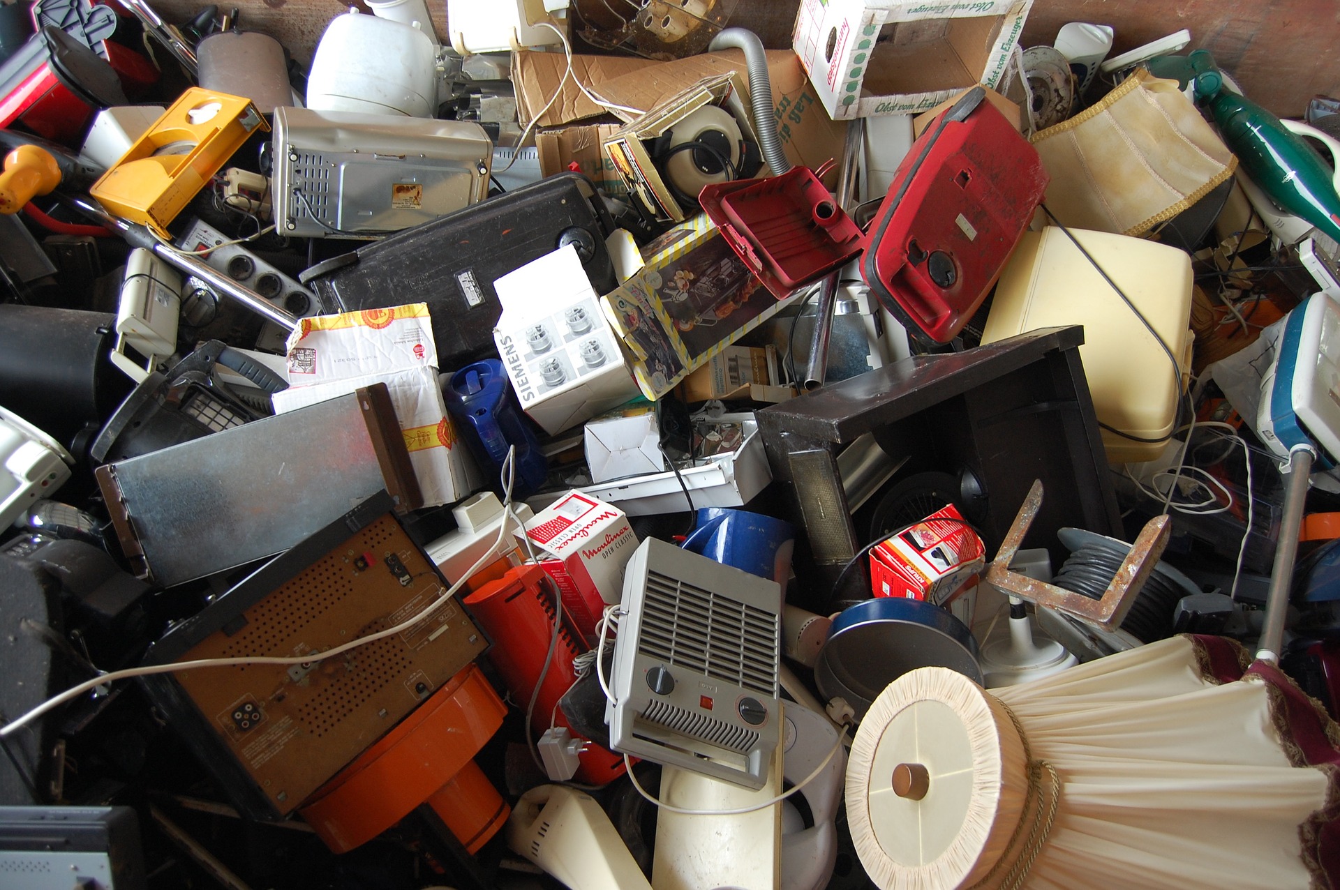 e-waste-2049017_1920